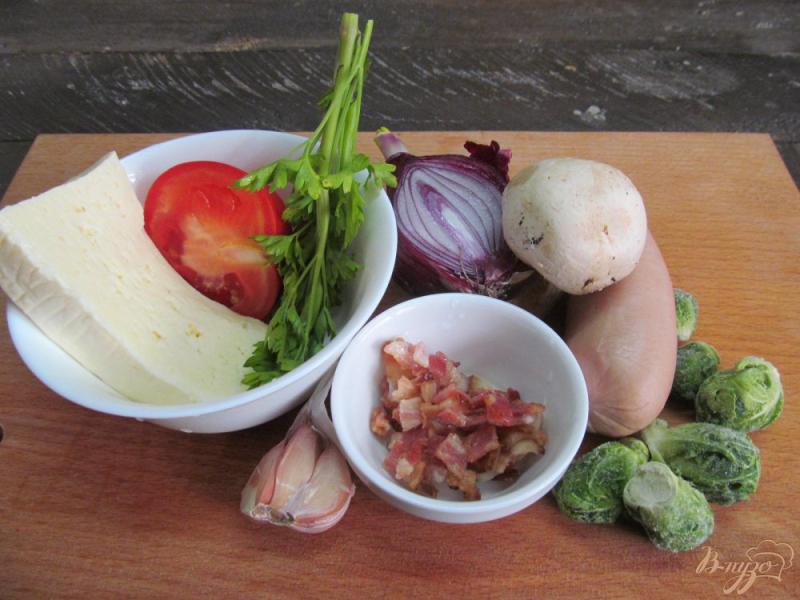 Фото приготовление рецепта: Овощи с сардельками запеченные в фольге шаг №1