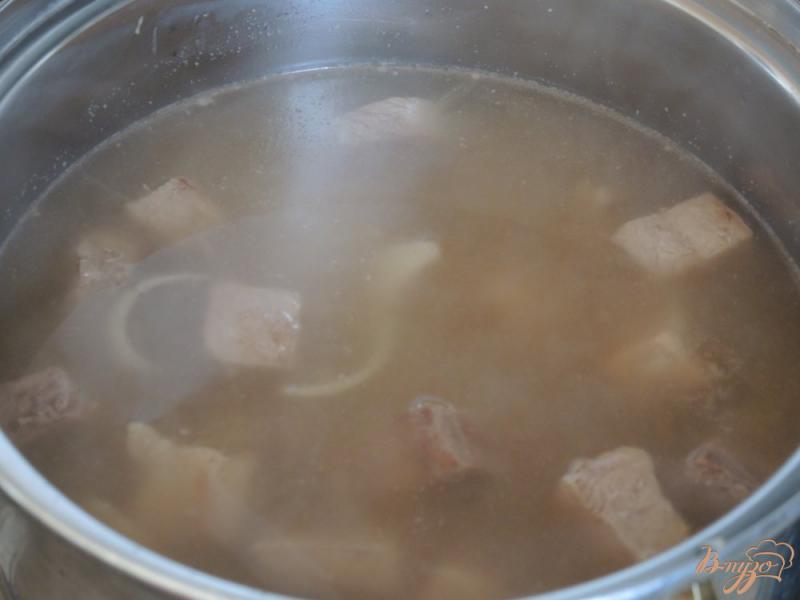 Фото приготовление рецепта: Суп из свинины с тмином шаг №6