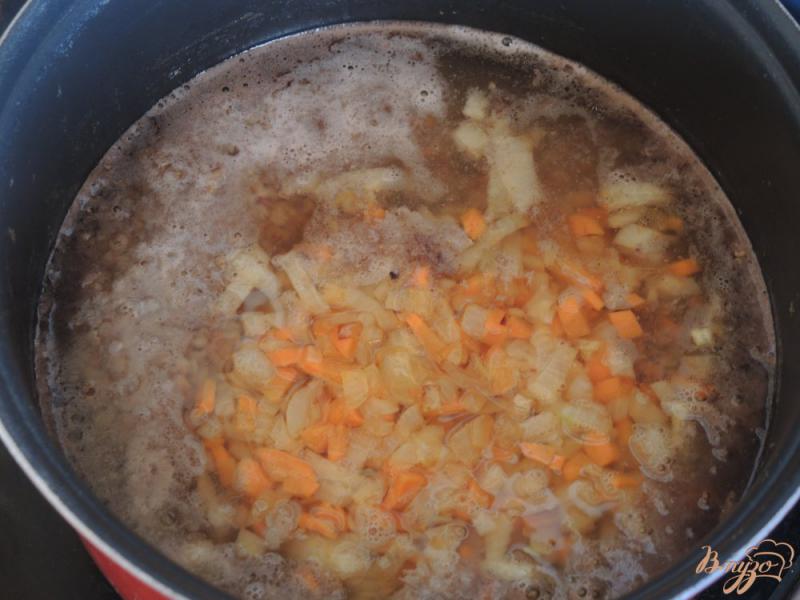Фото приготовление рецепта: Диетический гречневый суп шаг №5
