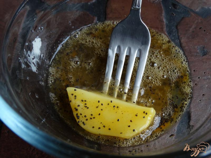Фото приготовление рецепта: Картофельные дольки в яйце с маком шаг №5