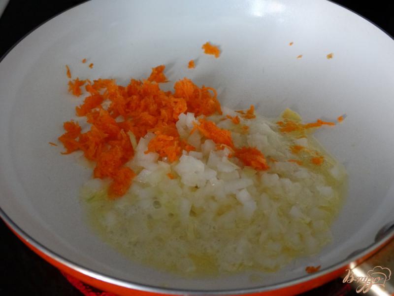 Фото приготовление рецепта: Сырный суп в мультиварке шаг №1
