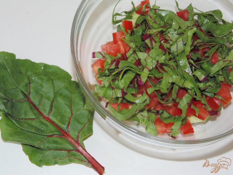 Фото приготовление рецепта: Овощной салат с мангольдом шаг №3