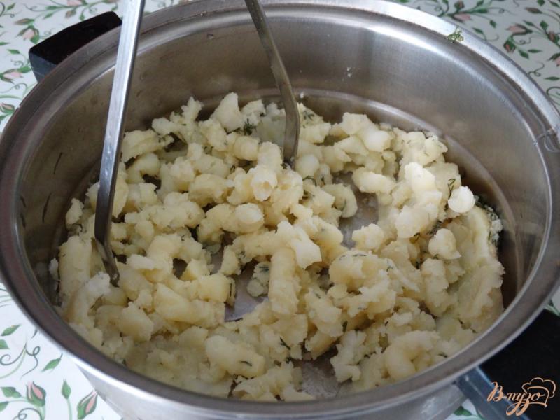 Фото приготовление рецепта: Кесадилья с картофелем и сыром шаг №2