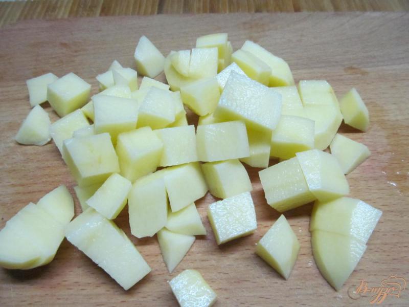 Фото приготовление рецепта: Жареный картофель с домашними колбасками шаг №2