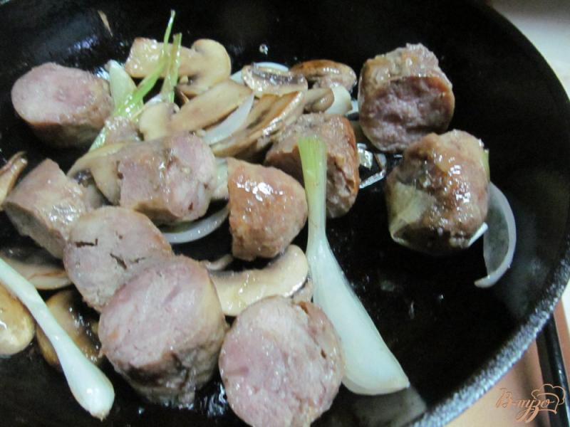 Фото приготовление рецепта: Жареный картофель с домашними колбасками шаг №5