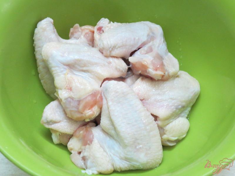 Фото приготовление рецепта: Куриные крылья на сковороде гриль газ шаг №2