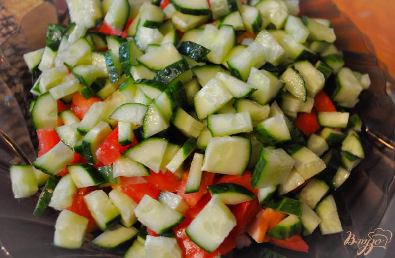 Фото приготовление рецепта: Салат с овощами и копченой курицей шаг №3