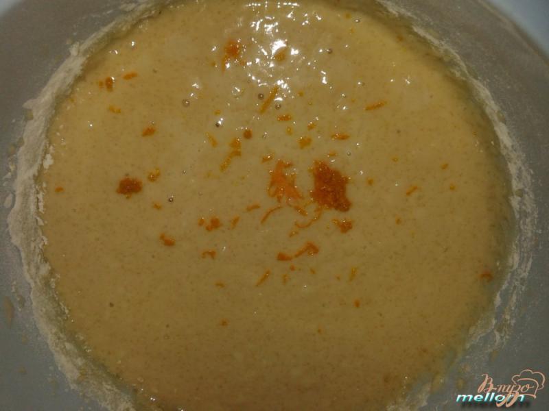 Фото приготовление рецепта: Грейпфрутовые кексы с апельсином, курагой и изюмом шаг №2