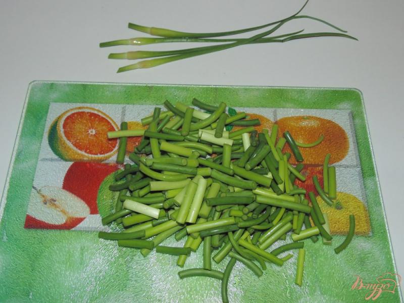 Фото приготовление рецепта: Макароны со стрелками чеснока и морковью шаг №2