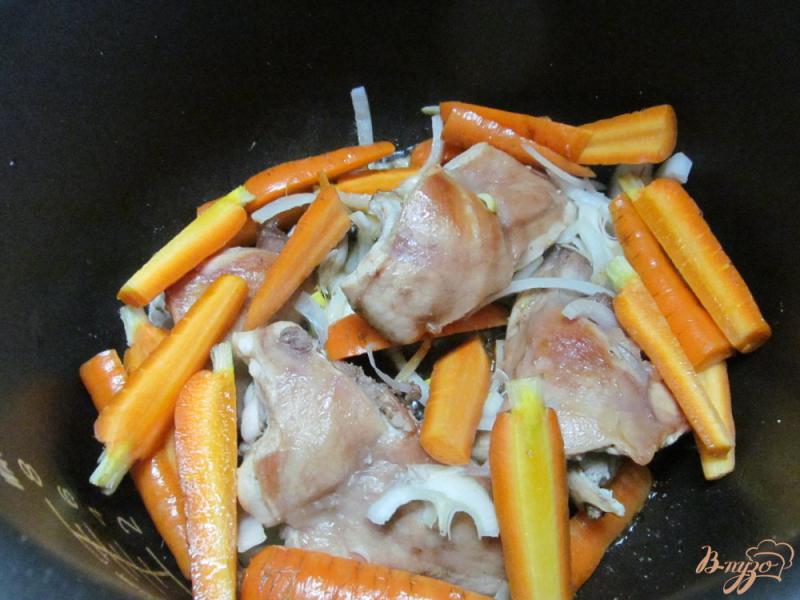 Фото приготовление рецепта: Кролик с морковью в мультиварке шаг №3