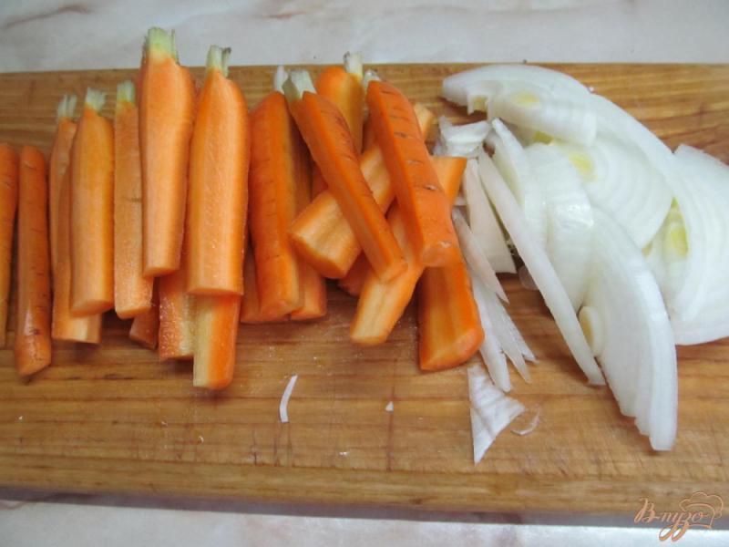 Фото приготовление рецепта: Кролик с морковью в мультиварке шаг №2