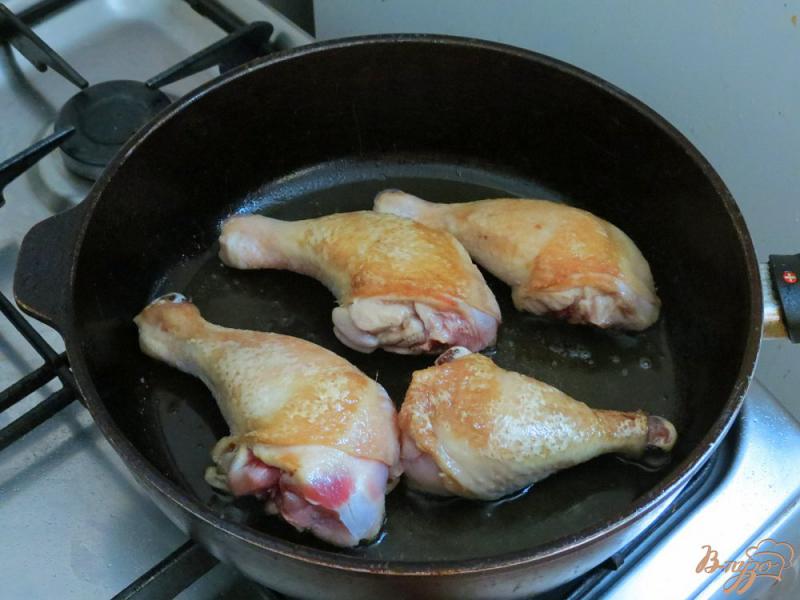 Фото приготовление рецепта: Куриные голени в остром соусе шаг №5
