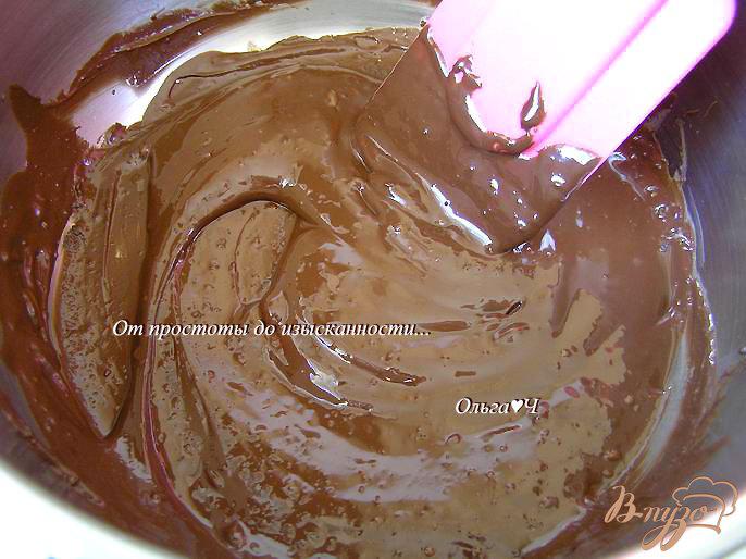 Фото приготовление рецепта: Шоколадный свекольный торт с чипсами шаг №4
