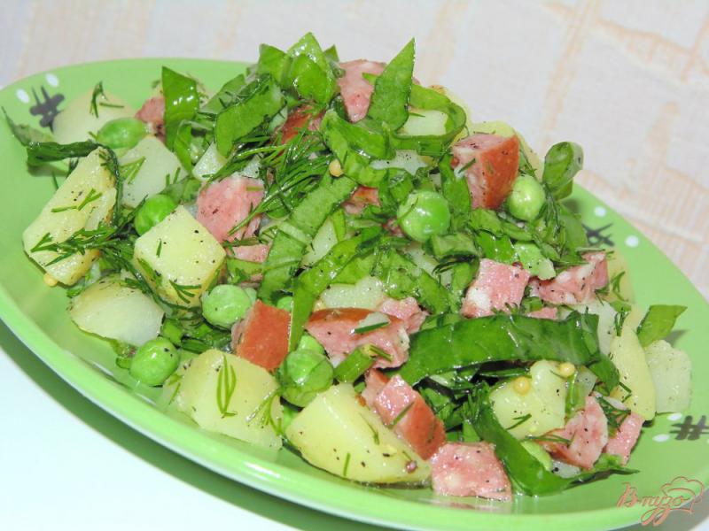 Фото приготовление рецепта: Картофельный салат со шпинатом и копченой колбасой шаг №5