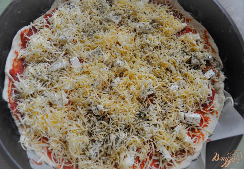 Фото приготовление рецепта: Сырная пицца шаг №5