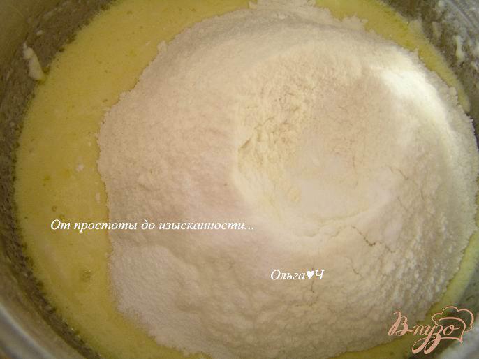 Фото приготовление рецепта: Сырные булочки на оливковом масле шаг №3