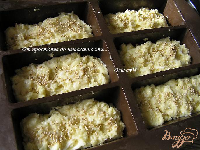 Фото приготовление рецепта: Сырные булочки на оливковом масле шаг №4