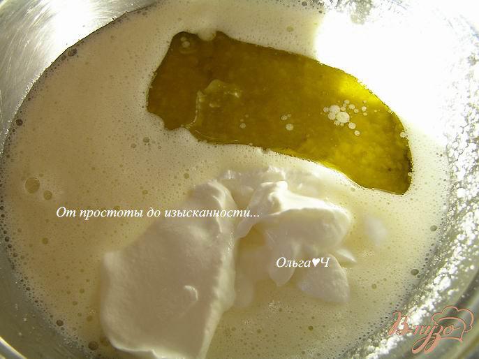 Фото приготовление рецепта: Пирог с яблоками и творогом на оливковом масле шаг №2