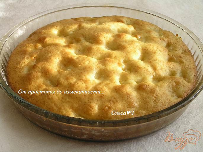 Фото приготовление рецепта: Пирог с яблоками и творогом на оливковом масле шаг №6