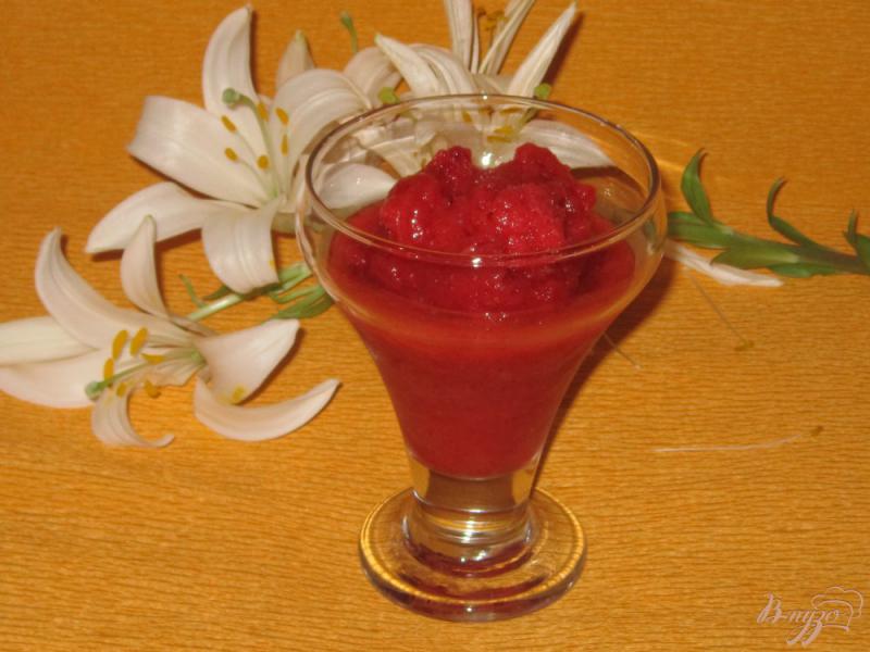 Фото приготовление рецепта: Клубнично-вишневый сорбет на зиму шаг №6