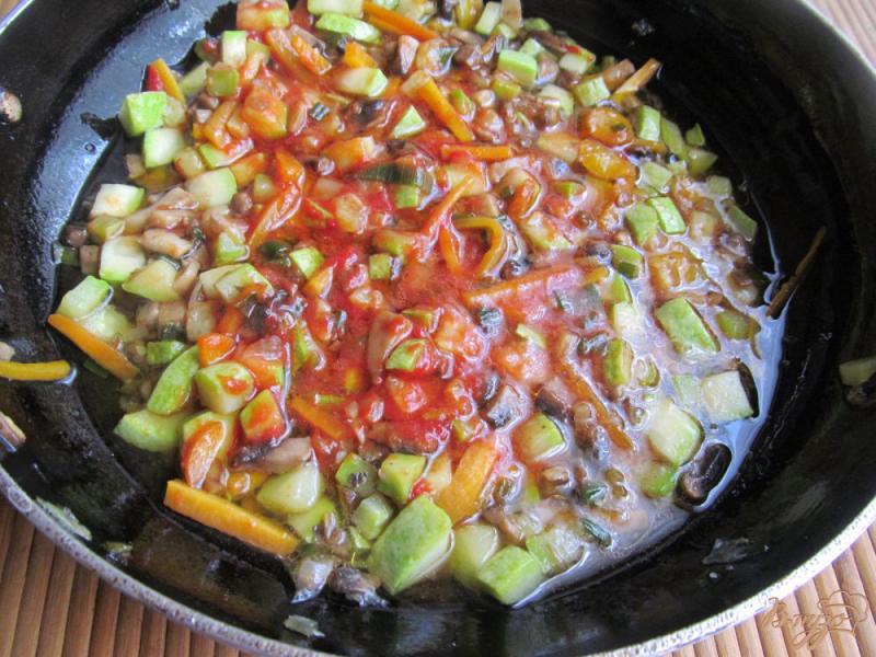 Фото приготовление рецепта: Курица с овощами и булгуром шаг №3
