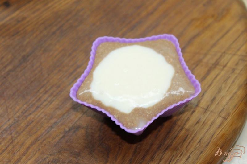 Фото приготовление рецепта: Клубничное творожное желе с йогуртом шаг №10