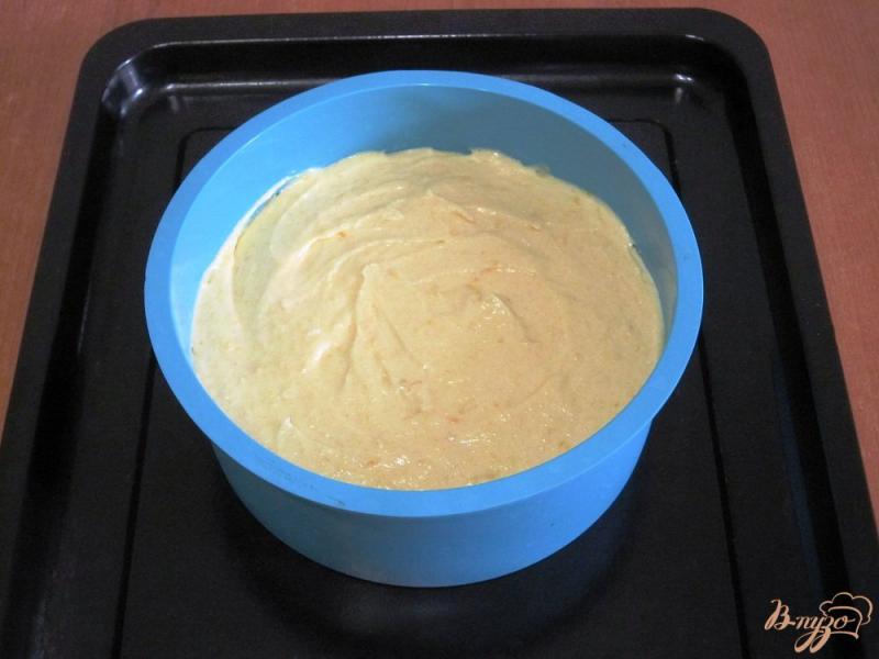 Фото приготовление рецепта: Цитрусовый пирог с кукурузной мукой шаг №7
