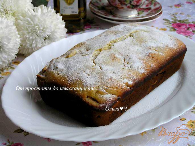 Фото приготовление рецепта: Манный кекс с яблоками на оливковом масле шаг №8