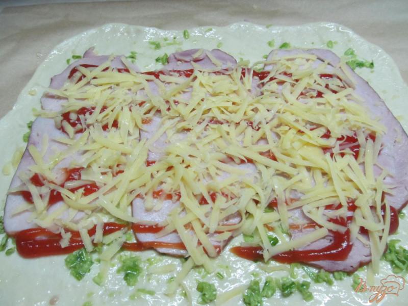 Фото приготовление рецепта: Стромболи пицца - рулет шаг №7