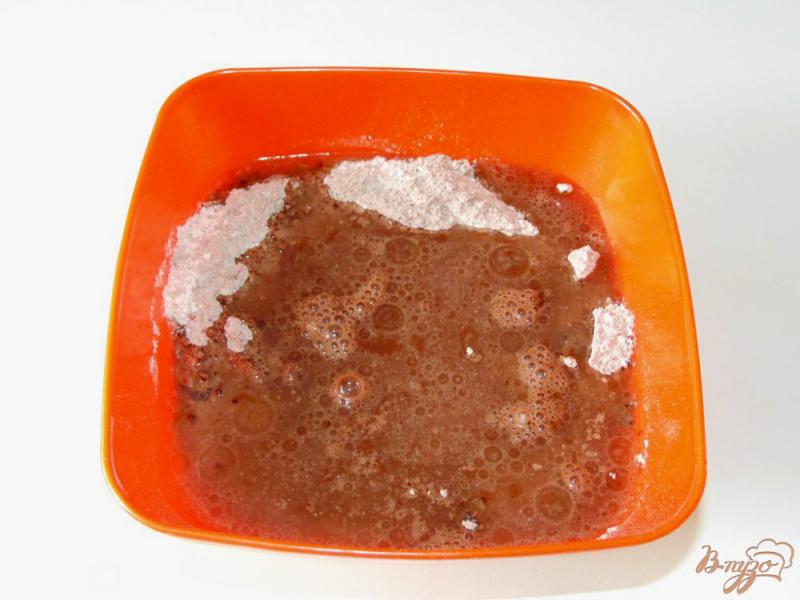 Фото приготовление рецепта: Шоколадный пирог на воде без яиц шаг №2