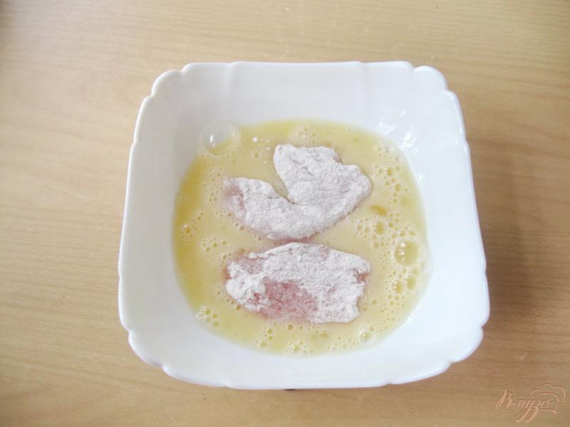 Фото приготовление рецепта: Куриные наггетсы в панировочных сухарях шаг №4