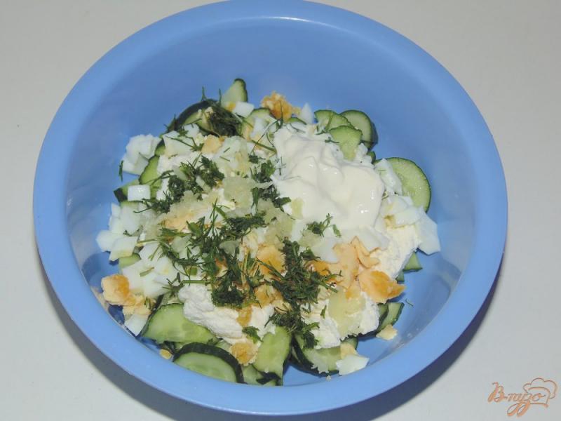 Фото приготовление рецепта: Низкокалорийный творожный салат шаг №4