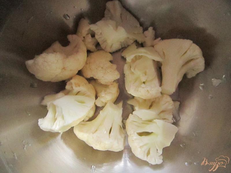 Фото приготовление рецепта: Крем суп из цветной капусты и картофеля шаг №1