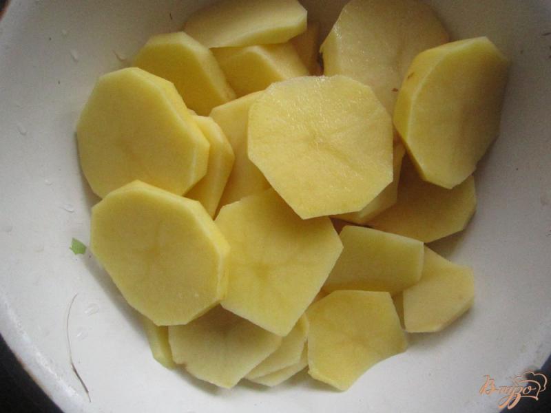 Фото приготовление рецепта: Крем суп из цветной капусты и картофеля шаг №2