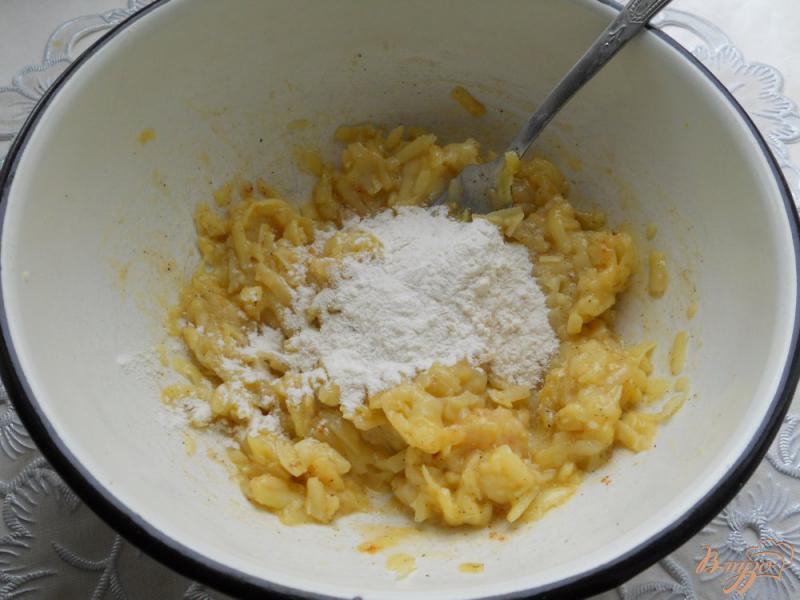 Фото приготовление рецепта: Картофельные палочки с сыром шаг №2