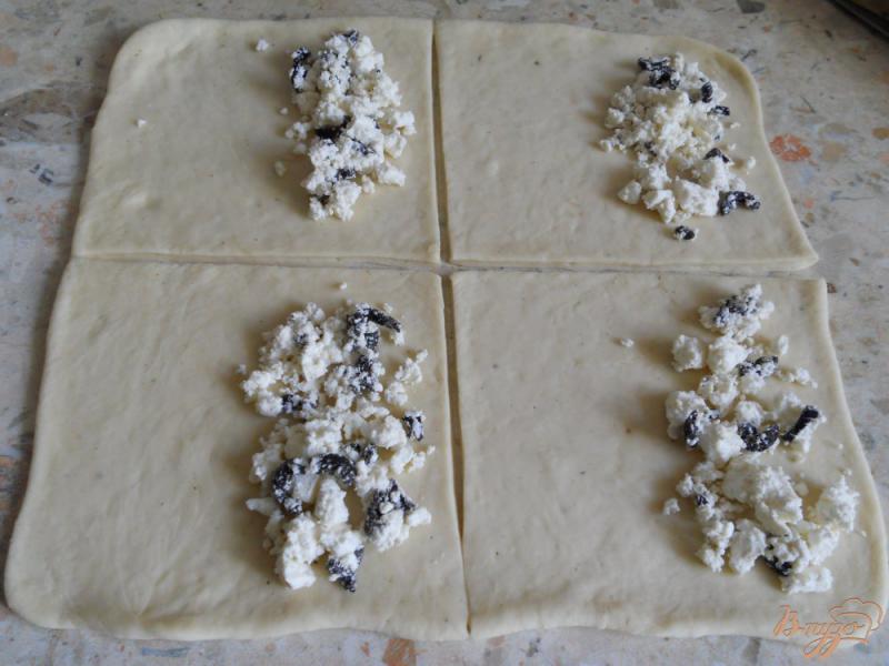 Фото приготовление рецепта: Греческий хлеб с оливками и фетой шаг №6