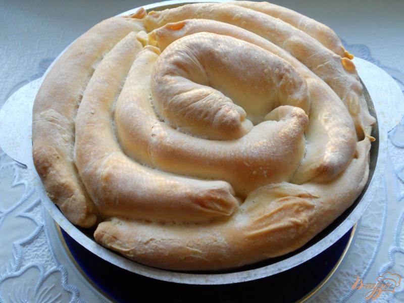 Фото приготовление рецепта: Греческий хлеб с оливками и фетой шаг №9