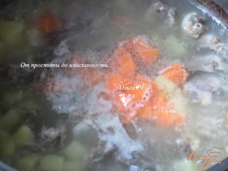 Фото приготовление рецепта: Сливочный суп с куриными сердечками шаг №4