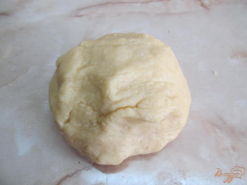 Фото приготовление рецепта: Пирог с красной смородиной шаг №3
