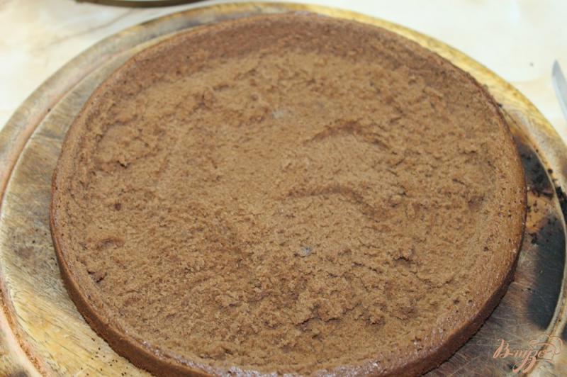 Фото приготовление рецепта: Ягодный шоколадный торт шаг №13