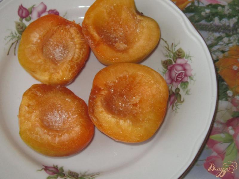 Фото приготовление рецепта: Фаршированные абрикосы на десерт шаг №2