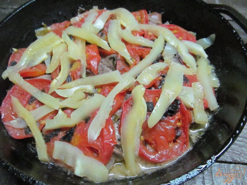 Фото приготовление рецепта: Куриная печень с овощами шаг №6