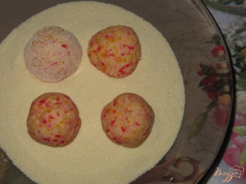 Фото приготовление рецепта: Творожно-кокосовые шарики шаг №6