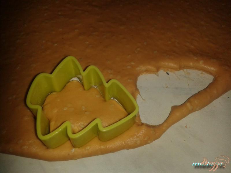 Фото приготовление рецепта: Печенье томатное с кунжутом шаг №2
