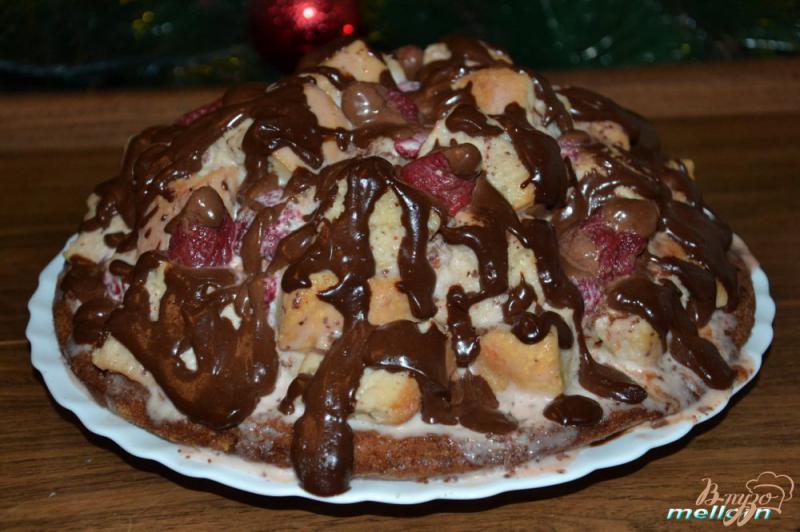 Фото приготовление рецепта: Торт Панчо с шоколадом и клубникой шаг №9