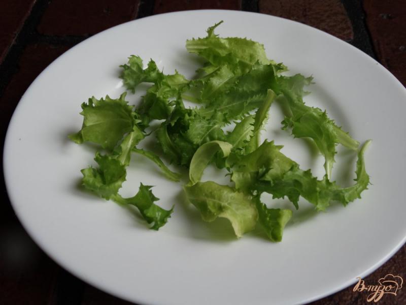 Фото приготовление рецепта: Овощной салат с заправкой из йогурта и вареного желтка шаг №1