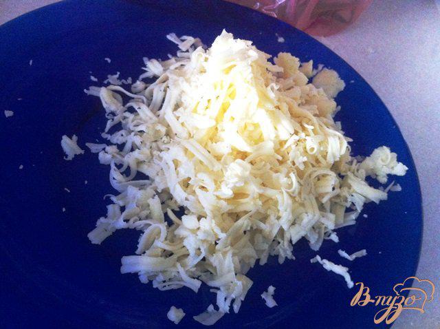 Фото приготовление рецепта: Гренки с сыром на завтрак шаг №2