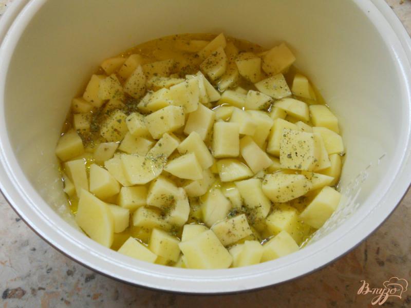 Фото приготовление рецепта: Картофель тушеный с куриным филе в мультиварке шаг №3