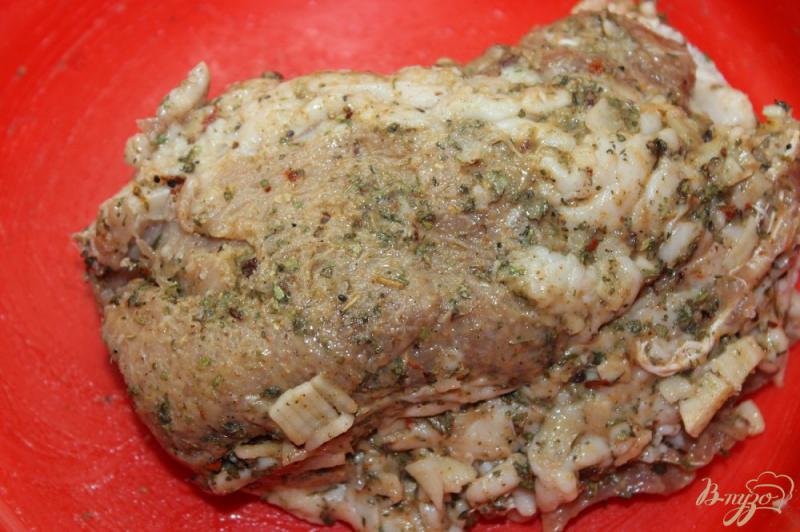 Фото приготовление рецепта: Буженина с свиного ошейка в специях и горчице шаг №5