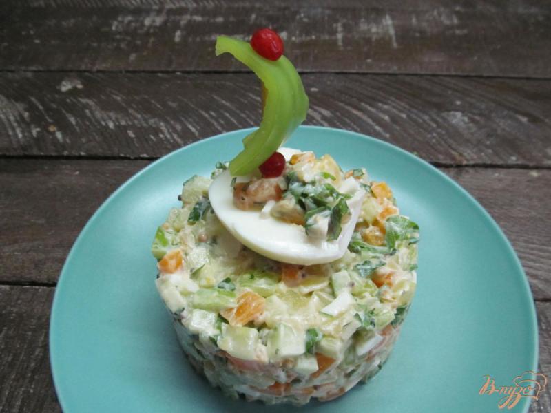 Фото приготовление рецепта: Овощной салат с яйцом шаг №5